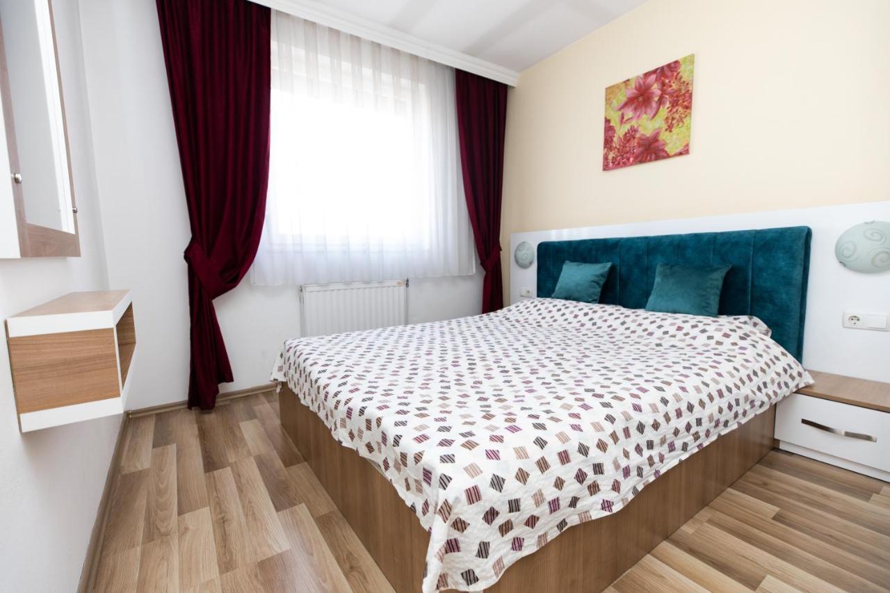 Dodona Aparthotel In Prishtina Pristina Exteriör bild