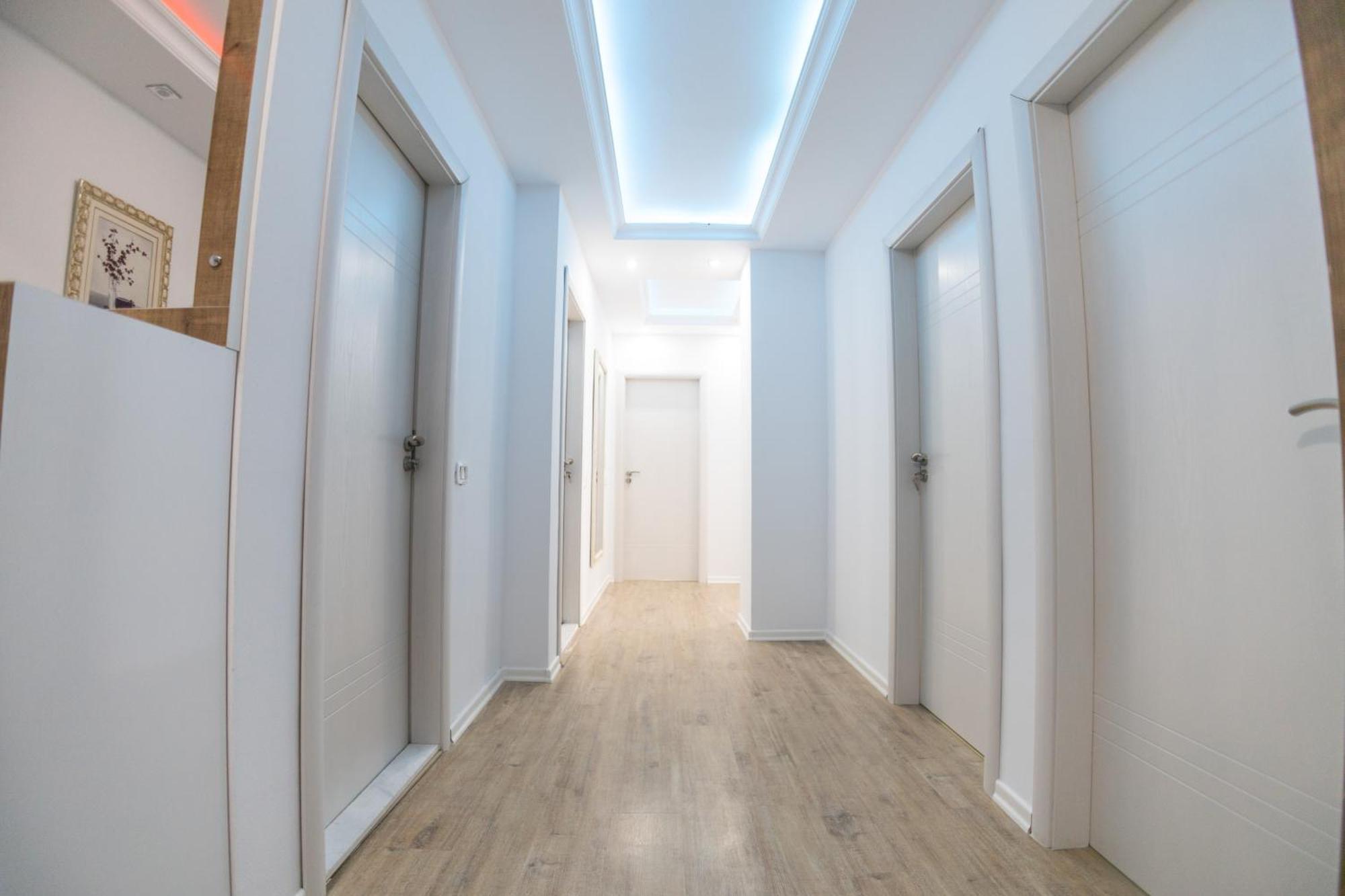 Dodona Aparthotel In Prishtina Pristina Exteriör bild